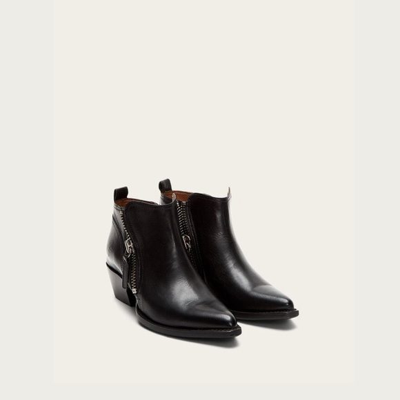 Frye Sacha Moto Short - Picture 1 of 5